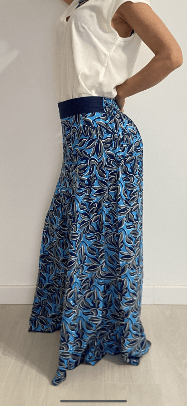 I Wild Harmony Pants sono la fusione perfetta tra comfort e stile boho. Morbido, leggero e fluido, ha una vestibilità ampia e un elastico in vita che si adatta a tutte le taglie. Fatto a mano in India da abili artigiani.