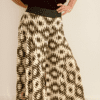 I Wild Harmony Pants sono la fusione perfetta tra comfort e stile boho. Morbido, leggero e fluido, ha una vestibilità ampia e un elastico in vita che si adatta a tutte le taglie. Fatto a mano in India da abili artigiani.